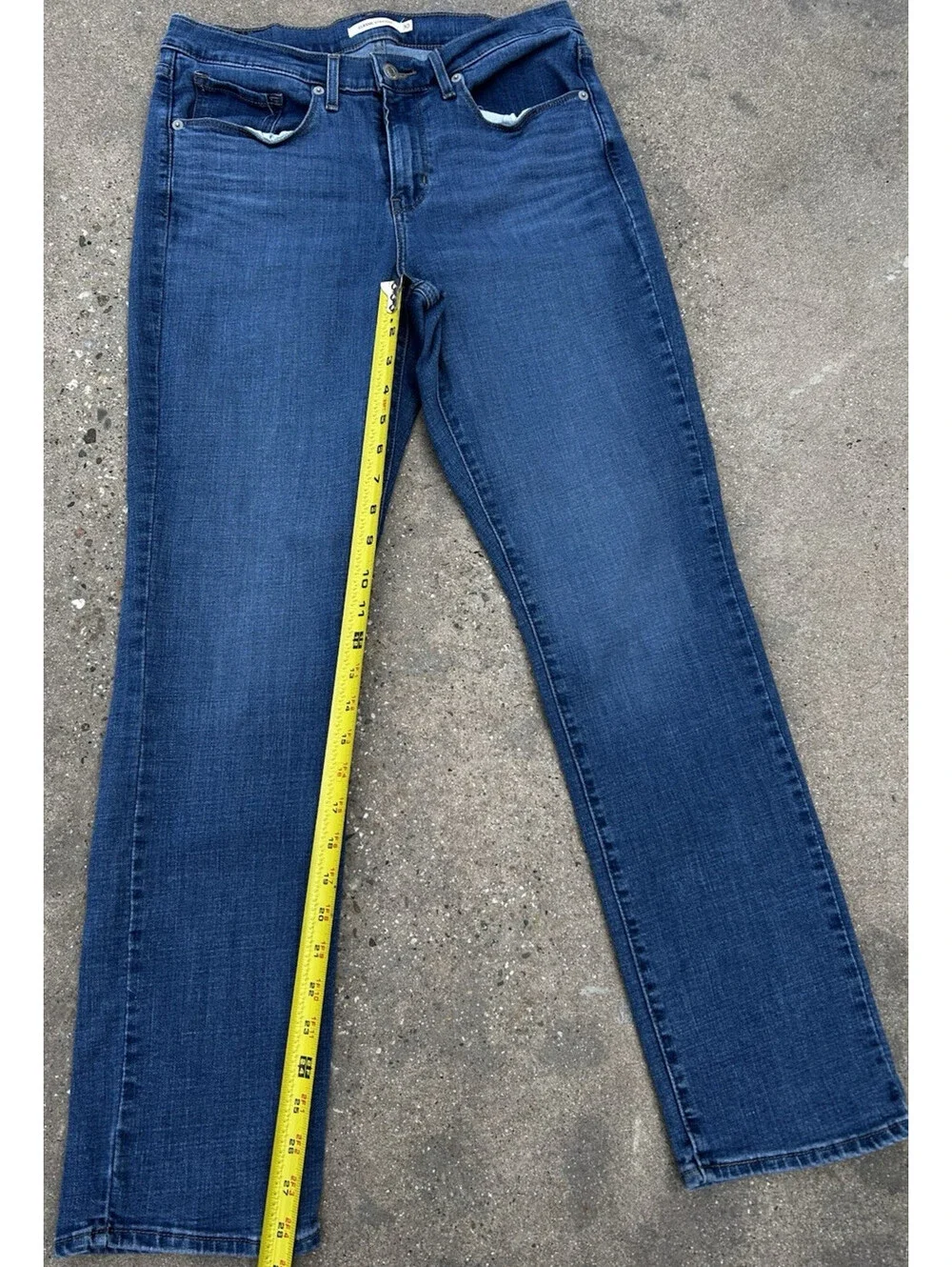 Levi Womens Classic Straight Denim Blue Jeans pants Size 30 or 10M Light Fade